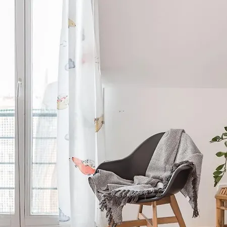 Relax Into Loft Living At A Light-filled Escape