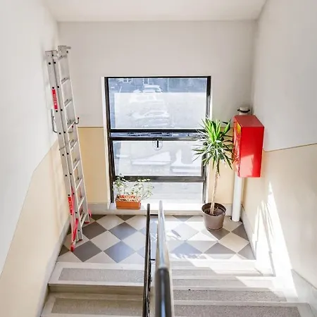 Relax Into Loft Living At A Light-filled Escape ブダペスト