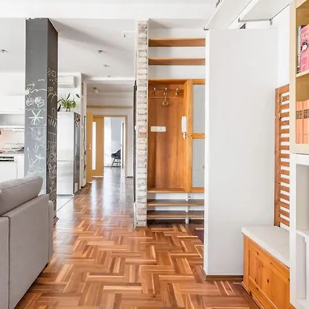 Relax Into Loft Living At A Light-filled Escape