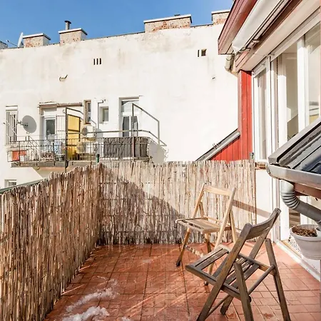 Relax Into Loft Living At A Light-filled Escape