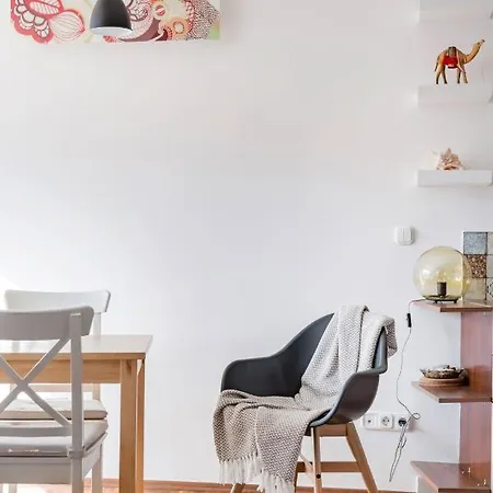 Relax Into Loft Living At A Light-filled Escape * Budapesta
