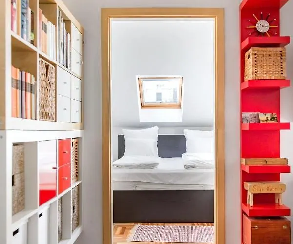 Relax Into Loft Living At A Light-filled Escape * Budapešť