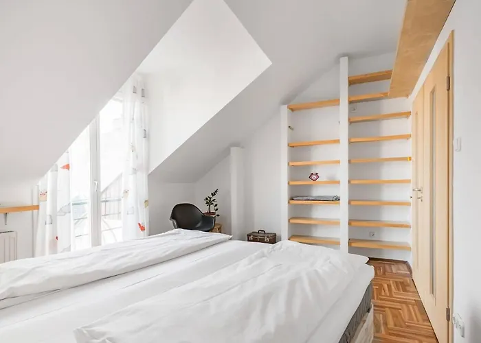 Relax Into Loft Living At A Light-filled Escape Apartmán *