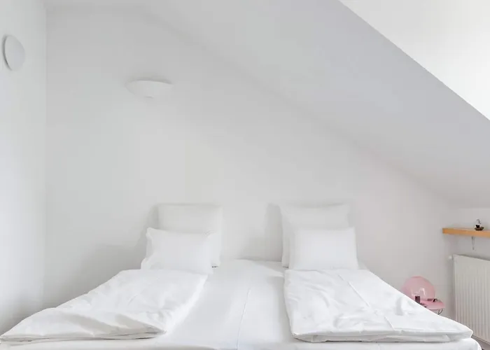 Relax Into Loft Living At A Light-filled Escape *