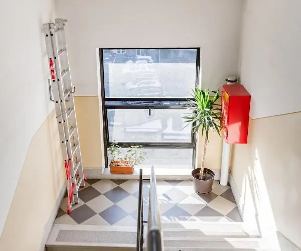 Relax Into Loft Living At A Light-filled Escape Budapešť